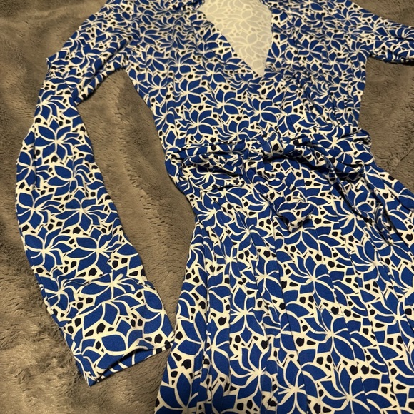 Diane Von Furstenberg Wrap Dress - Picture 4 of 8